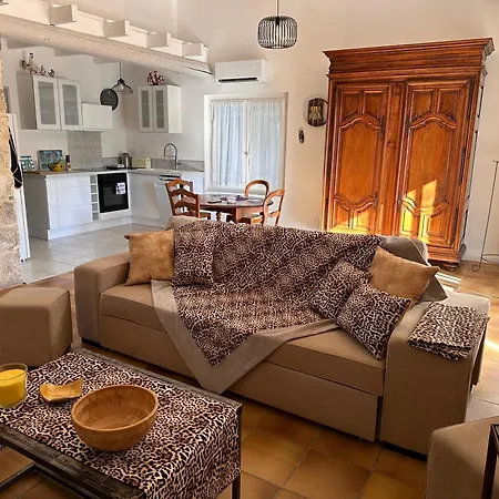 La Maison De 40 Sous Дом отдыха Эг-Морт
